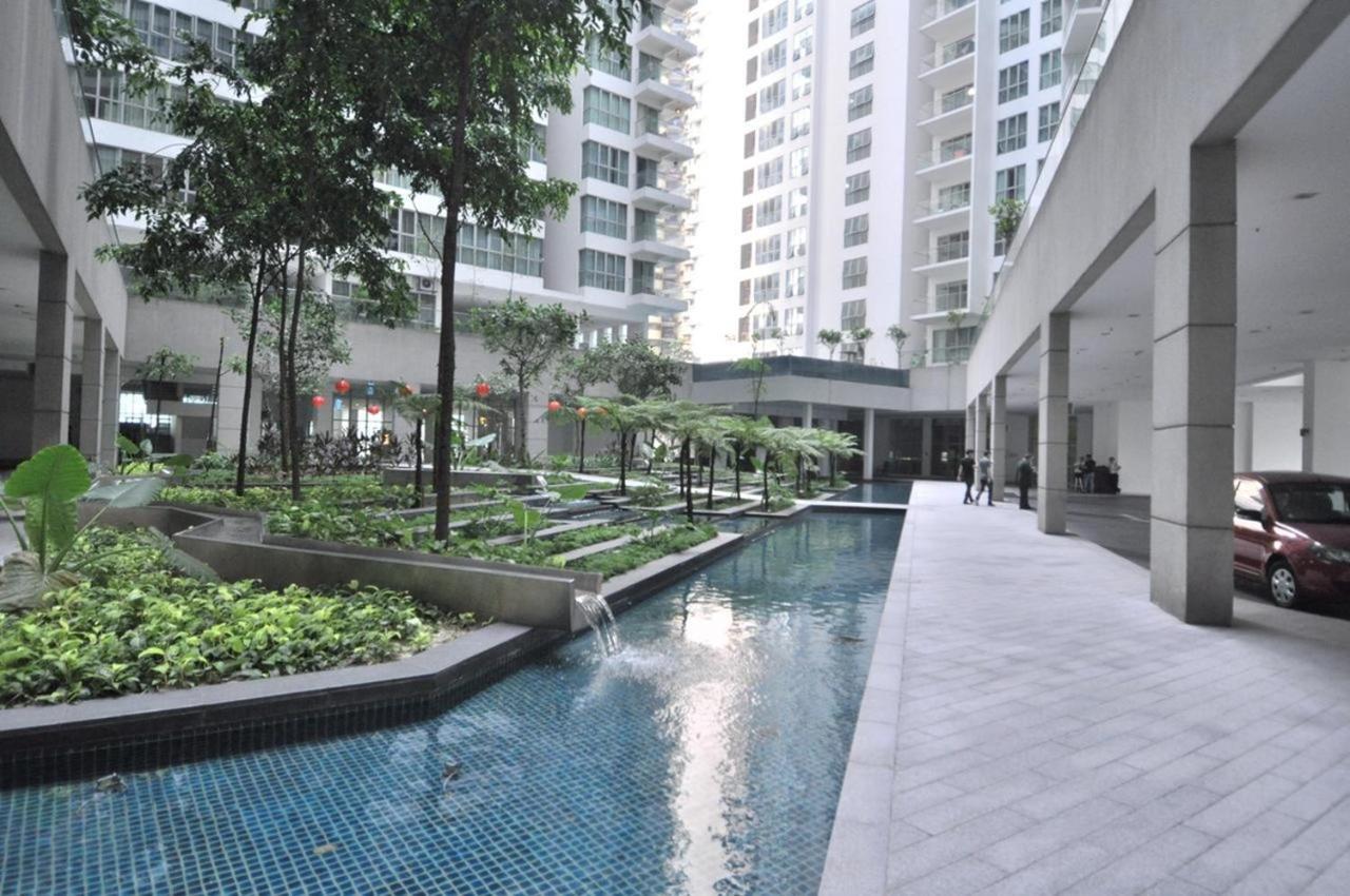 Klcc Inifinity Pool - The Regalia Residences & Suites By Kl Minsu 吉隆坡 外观 照片